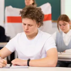Czym jest szkoła dla uczniów i jakie ma znaczenie w edukacji?